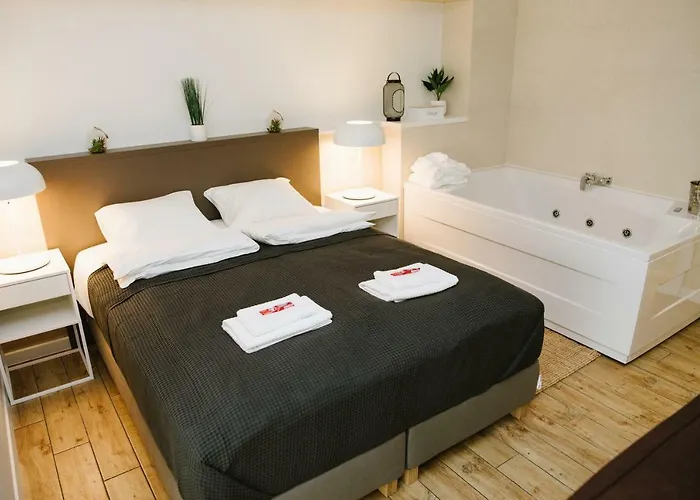 Donner Centar Iii شقة سوبوتيتْسا